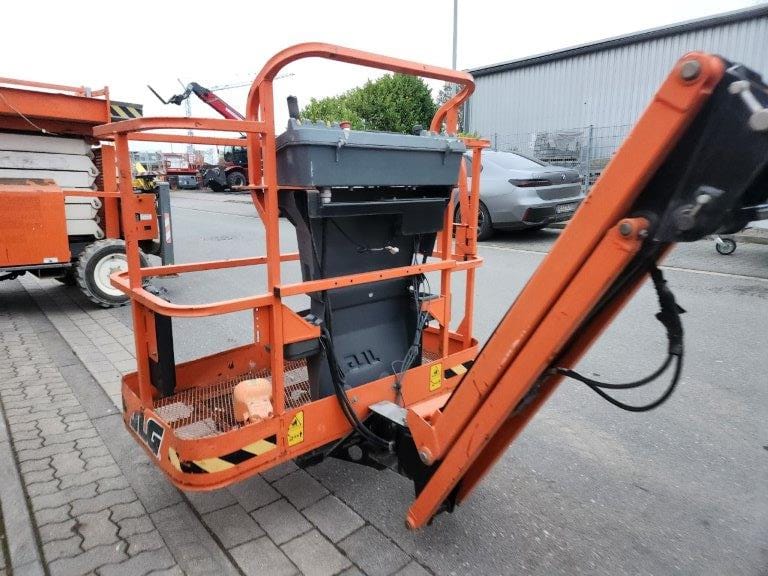 Sold - Articulated Boom Lift - View 2